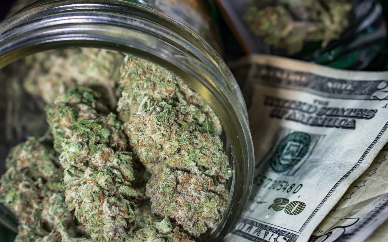 Don't Buy Marijuana Without Reading This First