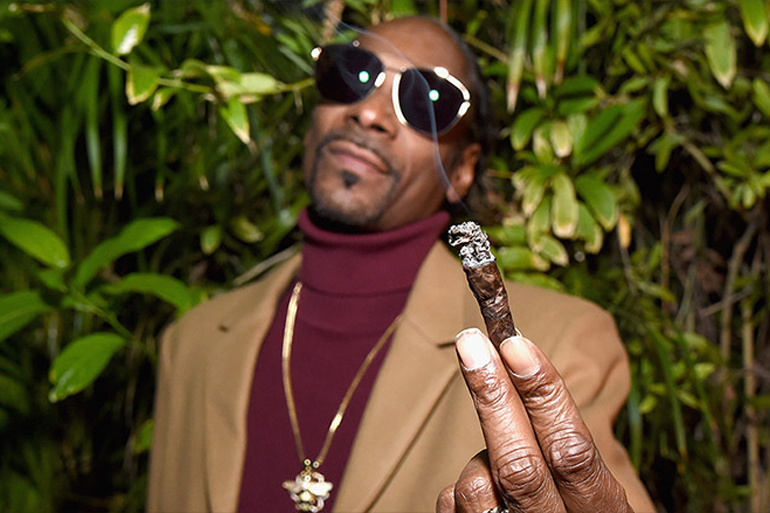Snoop Dogg Pays An Employee $50,000 A Year To Roll Blunts For Him