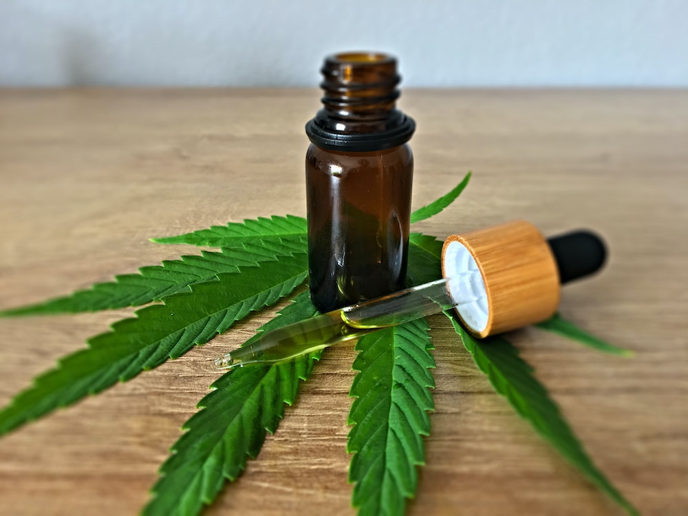 Does-CBD-Oil-Improve-Your-Skin?